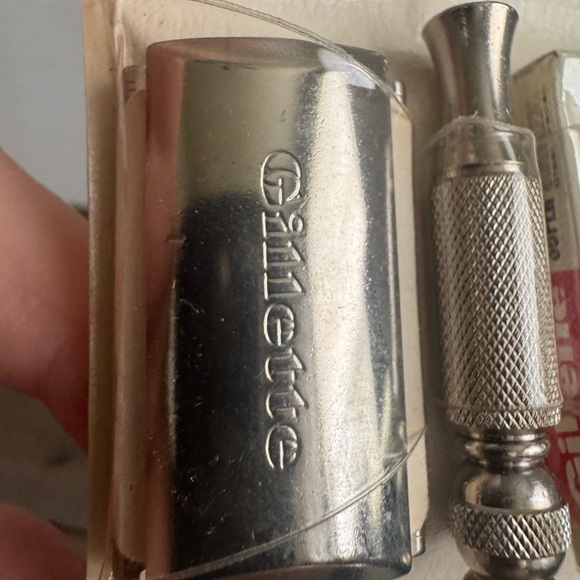 Gillette Vintage Razor Set with Case - Picture 5 of 9